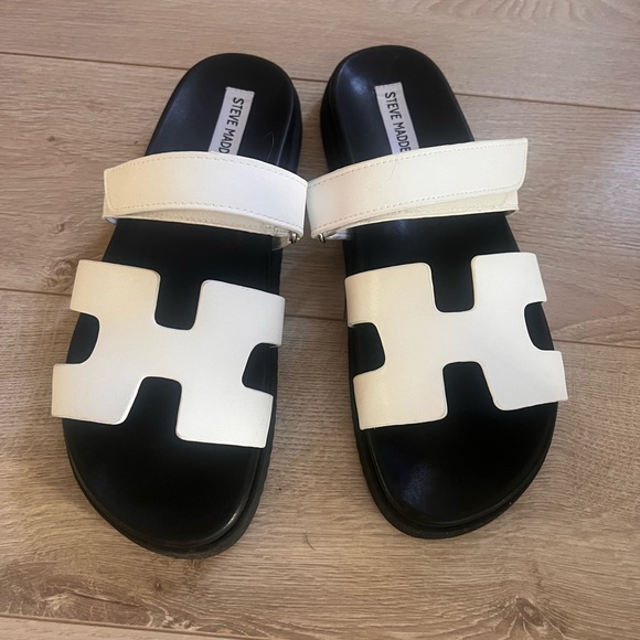 Steve Madden Mayven Sandals - Picture 4 of 5